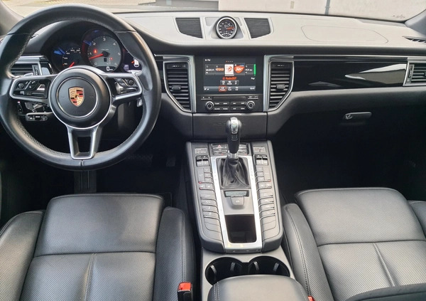 Porsche Macan cena 175000 przebieg: 99000, rok produkcji 2016 z Poznań małe 301